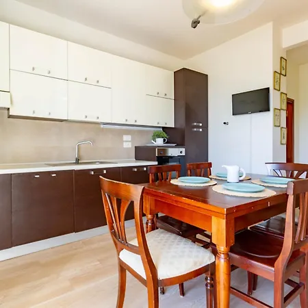 Bellariva B2 - Myho Casa شقة بورتو سان جورجيو